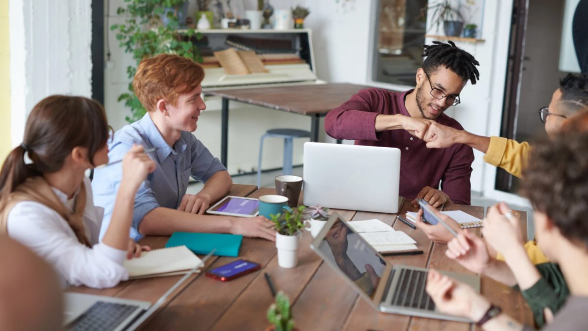 A liderança é responsável pelo bem-estar do seu time. A forma como lideramos pode fazer total diferença para promover a saúde mental das equipes.