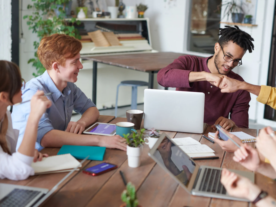 A liderança é responsável pelo bem-estar do seu time. A forma como lideramos pode fazer total diferença para promover a saúde mental das equipes.
