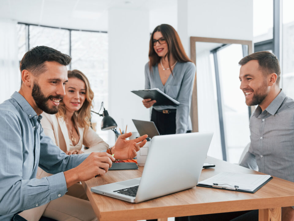 Líderes reunidos para discussão sobre como potencializar as conexões entre áreas.